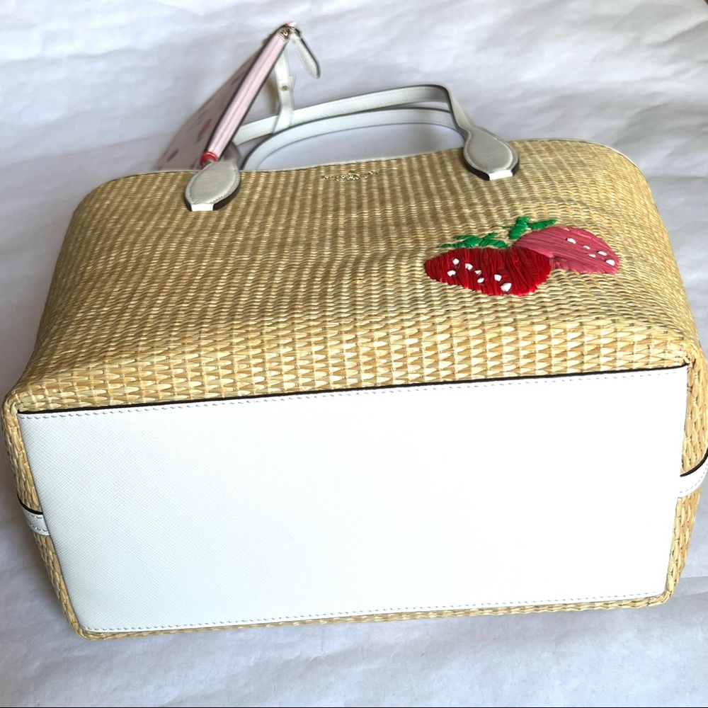 Kate Spade Picnic in the Park Small Tote Bag in Natural - Picture 5 of 16